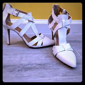 Jessica Simpson Heels- White size 8